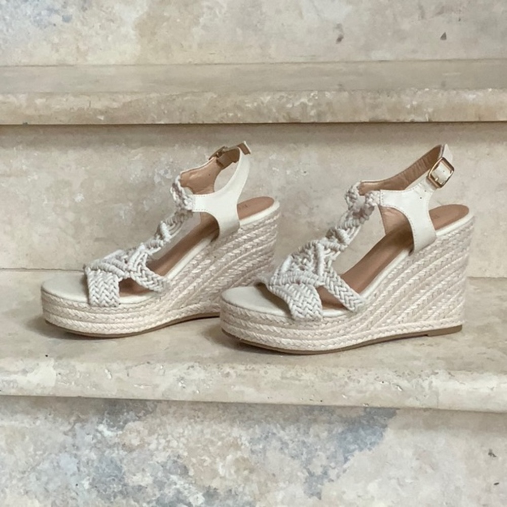 RUSAUISE Crochet Wedges - NEW NEVER WORN